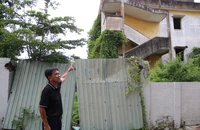 Có căn hộ nhưng không được ở vì vướng dự án cải tạo chung cư cũ