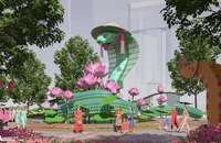 Đường hoa Nguyễn Huệ Tết Ất Tỵ 2025: Sự trở lại ấn tượng của linh vật rắn