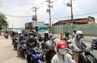 Vì sao 3km đường Phạm Văn Bạch mở rộng 20 năm chưa xong? 