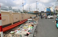 500m vỉa hè đường Hoàng Hoa Thám, TP.HCM ngổn ngang, đầy kim tiêm