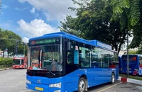 TP.HCM yêu cầu làm rõ nhiều nội dung Đề án khai thác 19 bến, bãi xe buýt lắp trụ sạc điện