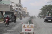 Đường vào bến xe Miền Đông mới nhộn nhịp thi công