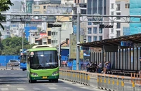 Lại 'tranh cãi' về bố trí làn đường riêng cho xe buýt