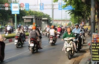 Người vi phạm giao thông phải quét rác, trồng cây, dọn kênh rạch: Được không?