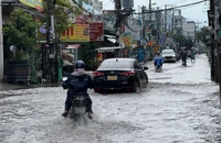 TP.HCM: Sáng nắng, chiều mưa lớn kèm sấm chớp