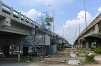 Bắt đầu nâng tĩnh không cầu Bình Phước 1, TP.HCM