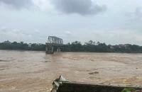 Công an tỉnh Phú Thọ phân luồng giao thông sau vụ sập cầu Phong Châu