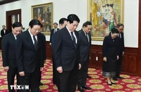 Lãnh đạo cấp cao Đảng, Nhà nước viếng đồng chí Khamtay Siphandone
