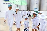 “Siêu nhà máy” đón những vị khách sữa học đường “nhí”