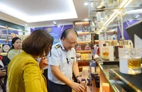QLTT tập trung cao điểm chống hàng giả, hàng lậu dịp cuối năm