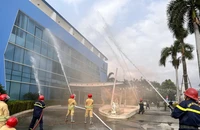 Diễn tập phương án chữa cháy, cứu hộ cứu nạn tại bãi rác Đa Phước