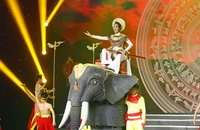 MC Anh Thi đoạt quán quân Duyên dáng Bolero 2019