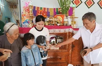 Tục mừng tuổi đầu năm mới - nét đẹp văn hóa của người Việt