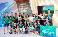 VPBank tặng hàng ngàn phần quà cho runner tham gia minigame giải chạy đêm TP.HCM