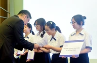 Công ty Phú Mỹ Hưng và Quỹ Đinh Thiện Lý trao tặng học bổng hơn 7 tỷ đồng