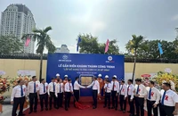EVNHANOI tổ chức lễ gắn biển công trình chào mừng kỷ niệm 70 năm ngày giải phóng Thủ đô