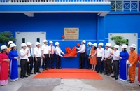 EVNHCMC - Gắn biển công trình ‘Cải tạo Trạm biến áp 110kV Chợ Lớn’