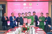 Agribank và Trung tâm RAR - Bộ Công an ký kết triển khai dịch vụ xác thực điện tử qua VNeID