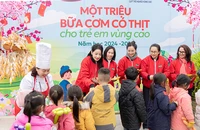 Chi Pu cùng CHIN-SU ‘Một triệu bữa cơm có thịt’ mang Tết rộn ràng vùng cao với chảo thịt kho trứng khổng lồ
