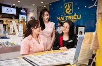 Mua kính cận đổi màu: 3 đặc quyền chỉ có tại Kính Hải Triều