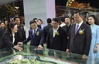 VWS triển lãm mô hình xử lý rác hiện đại, người dân hào hứng tham quan
