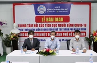 BV Trung ương Huế bàn giao Trung tâm ICU cho BV Bệnh nhiệt đới TP.HCM