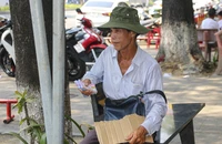 Mưu sinh giữa nắng nóng 'cháy da, cháy thịt' 