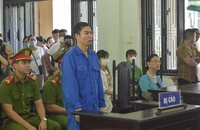 Cựu cán bộ công an dùng súng AK cướp tiệm vàng lãnh 8 năm 3 tháng tù