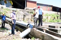 1 doanh nghiệp bị phạt vì xả nước thải 'bức tử' dòng sông