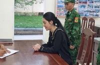 Bị bắt vì nhập cảnh trái phép, phát hiện đang bị truy nã 
