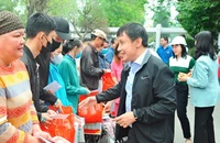 7 chuyến xe 0 đồng đưa 200 bệnh nhân về quê ăn Tết