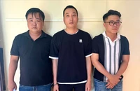 Bắt 3 người làm giả CMND để mở, bán tài khoản ngân hàng