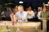 Tổng Bí thư, Chủ tịch nước Tô Lâm dâng hương tưởng nhớ các anh hùng liệt sỹ ở Quảng Trị