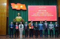 TP Huế công bố quyết định sắp xếp tổ chức bộ máy, công tác cán bộ