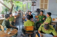 Vụ khách đi cà phê mang theo chim phải chứng minh nguồn gốc: Kiểm lâm Huế nói gì?