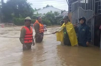Bão số 10: TP Huế khẩn trương di dời dân khỏi vùng nguy hiểm