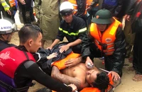 Vụ 2 tàu cá TP.HCM gặp nạn: Ngư dân sống sót sau nhiều giờ ôm trụ nổi trên biển