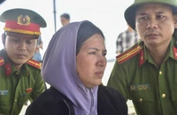 Nỗi đau ở lại sau bão số 10: Người thân khắc khoải ngóng chờ tin thuyền viên mất tích