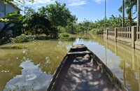 'Đoàn từ thiện' nhờ gọi 15 phụ nữ nhận quà, thấy đàn ông đến cùng liền bỏ đi
