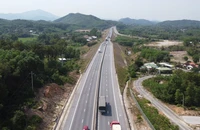 Cao tốc Cam Lộ - La Sơn chính thức mở rộng lên 4 làn xe hoàn chỉnh