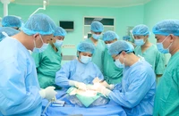 4 cuộc đời được tái sinh từ ghép tạng và kỹ thuật ghép tủy đặc biệt