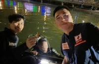 Người dân đánh rơi 2 cây vàng xuống sông Hương