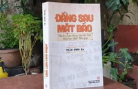 Nhiều thông tin hấp dẫn trong tác phẩm 'Đằng sau mặt báo'