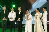 Làn sóng xanh 2022: NSND Bạch Tuyết lần đầu nhận cúp, Hoàng Thùy Linh, MONO… lập hat-trick