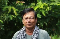 Nhà văn Võ Đắc Danh rao bán sách, gây quỹ hoàn thiện phim tài liệu