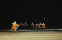 100 nghệ sĩ biểu diễn dưới ánh trăng tại Côn Đảo trong dự án 'Sự sống'