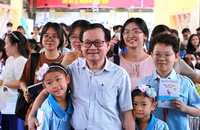 Nhà văn Nguyễn Nhật Ánh: 'Để kết thúc một mối tình, hãy tặng người yêu một cuốn sách giả'