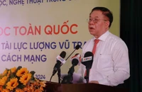 Phát huy vai trò văn nghệ sĩ trong việc phát triển đất nước