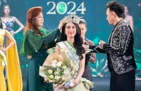 Đinh Thị Hoa đăng quang Hoa hậu Đại sứ du lịch Việt Nam năm 2024 hạn chế người xem trang cá nhân