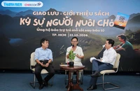 Nhà báo Hoàng Hải Vân dùng nhuận bút sách hỗ trợ trẻ mồ côi do bão lũ